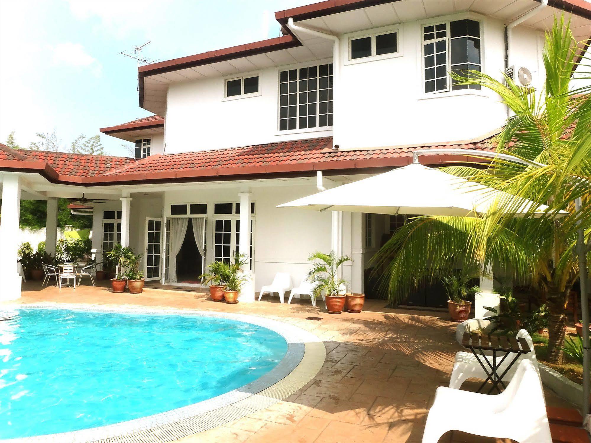 Rumah Putih Near Klia Sepang Exterior photo